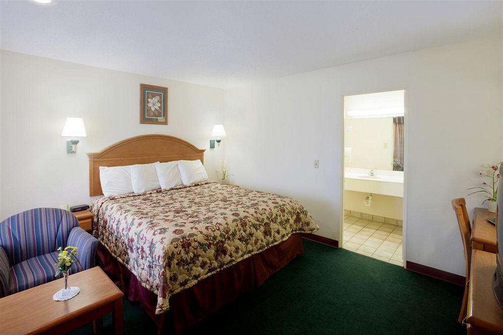 Americas Best Value Inn Lubbock East Værelse billede