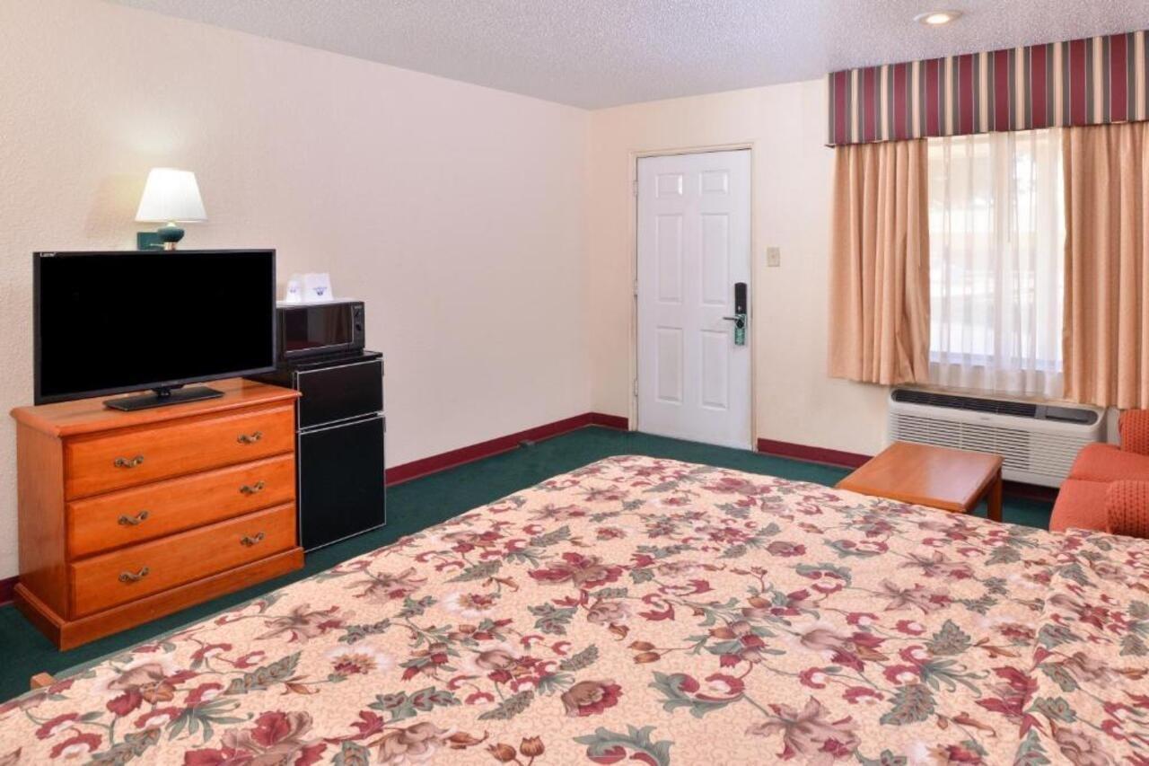 Americas Best Value Inn Lubbock East Eksteriør billede
