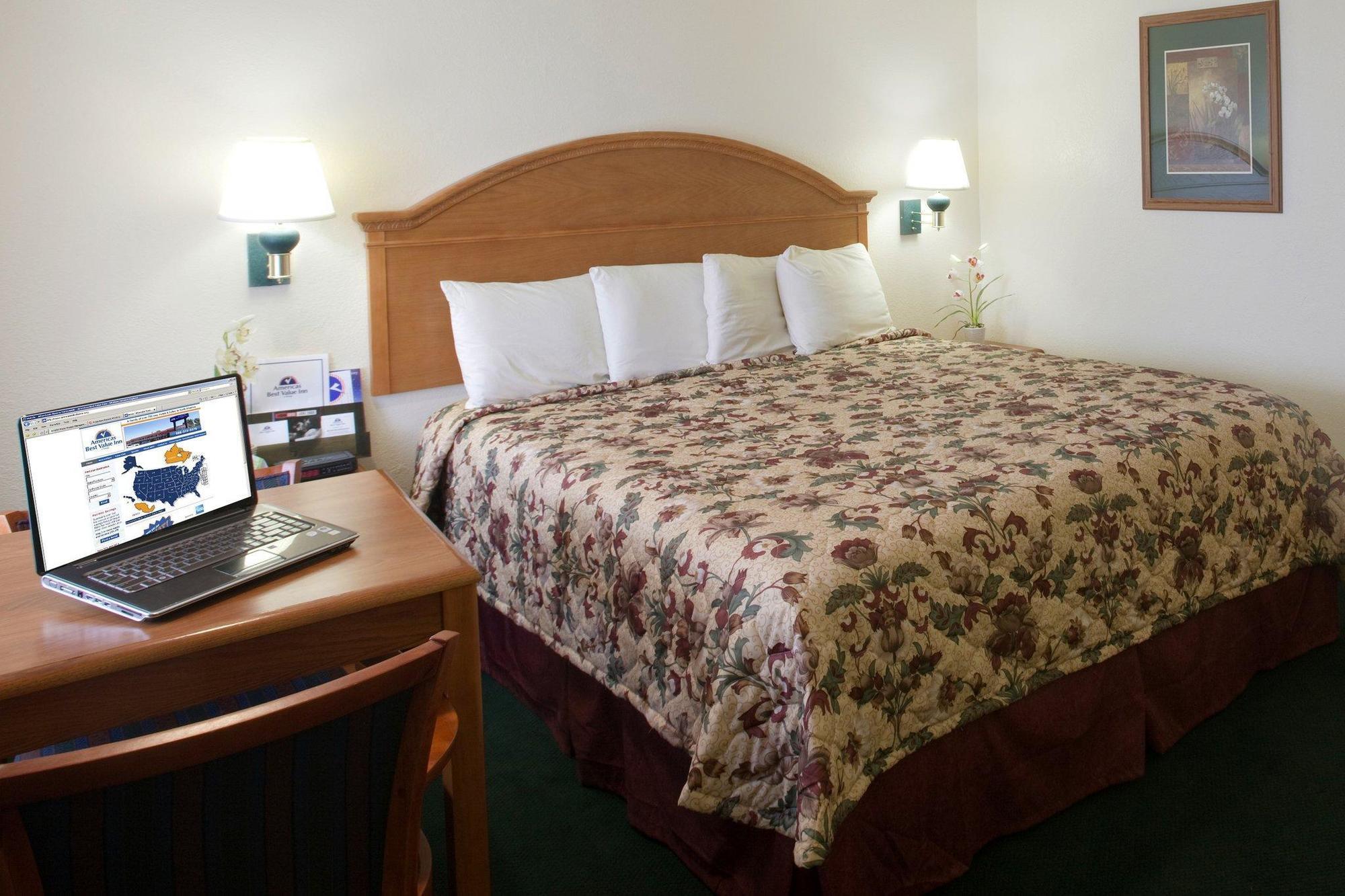 Americas Best Value Inn Lubbock East Eksteriør billede