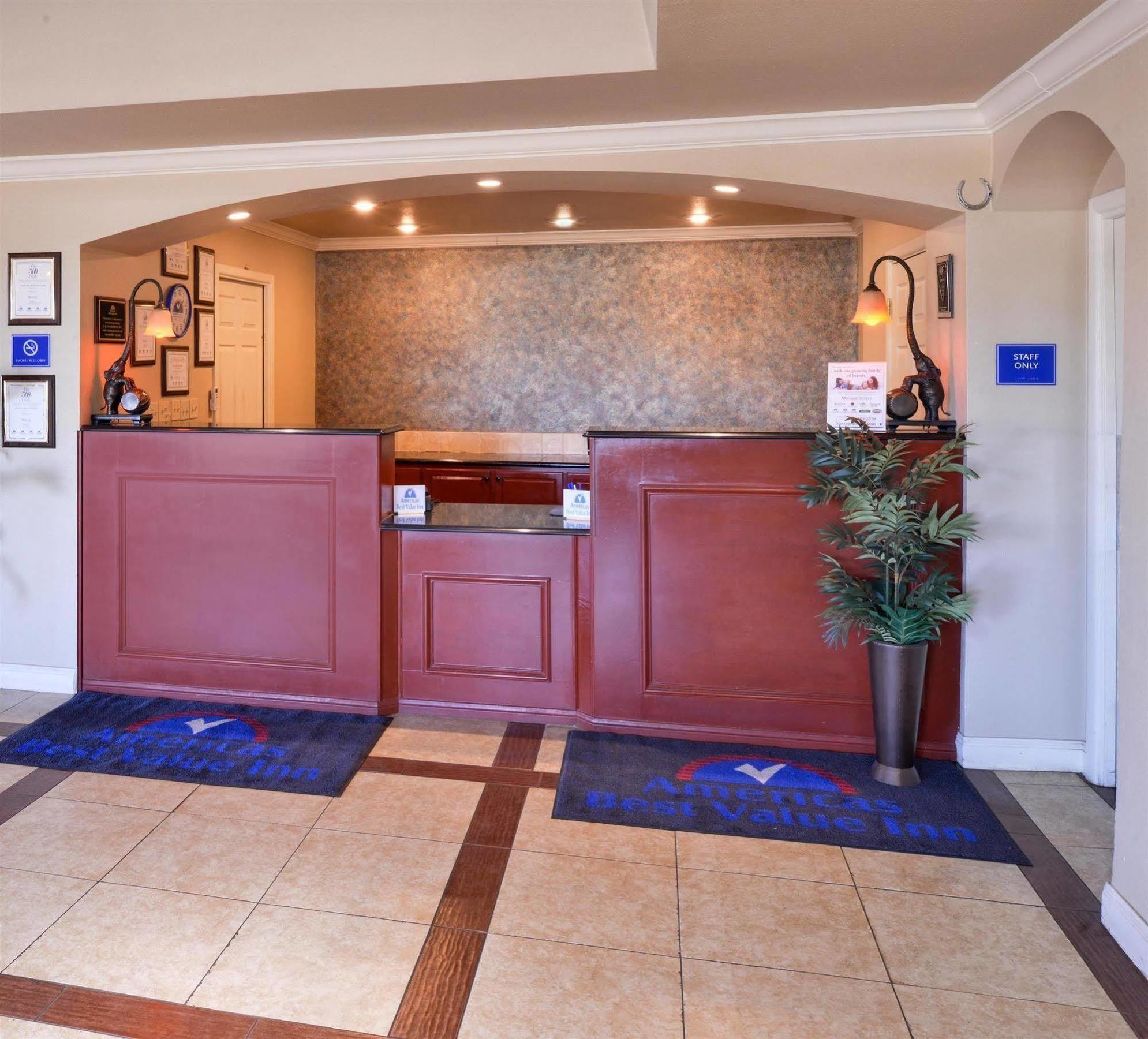 Americas Best Value Inn Lubbock East Eksteriør billede