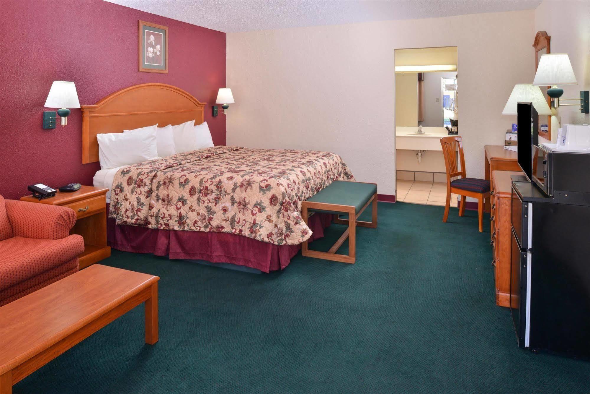 Americas Best Value Inn Lubbock East Eksteriør billede