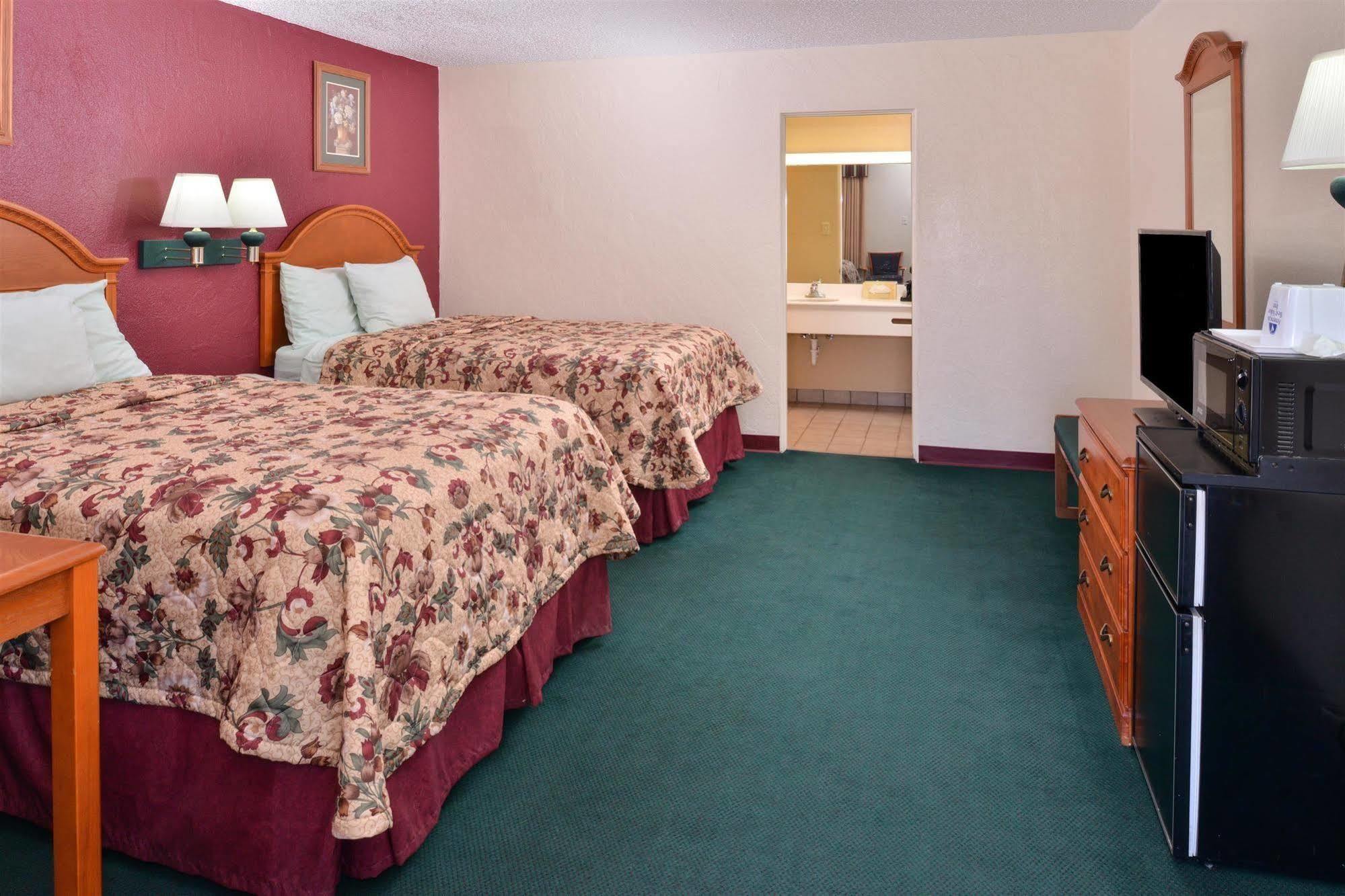 Americas Best Value Inn Lubbock East Eksteriør billede